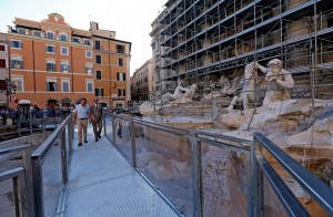 Fontana-di-Trevi-il-restauro-attira-turisti-più-250-mila-visite-ed-è-record