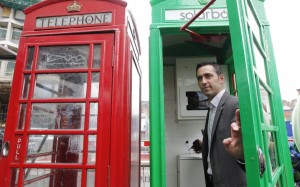 Londra-le-famose-cabine-telefoniche-rosse-diventano-verdi-e-dei-“Solarbox”