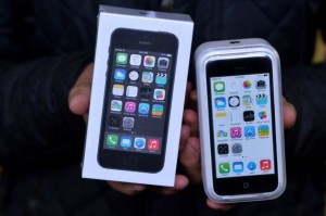 iPhone-6-in-Cina-ed-è-delirio-con-già-20-milioni-di-prenotazioni