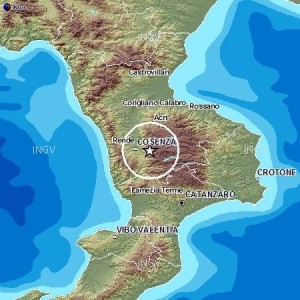 Terremot- in-tempo-reale-oggi-ultime-notizie-forte-scossa-a-Cosenza-in-Calabria