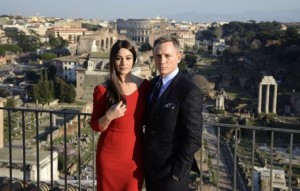James-Bond-si-gira-a-Roma-Bellucci-e-Craig-conquistano-i-romani