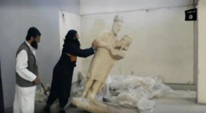 Isis-le-statue-distrutte-a-Mosul-erano-copie-in-gesso
