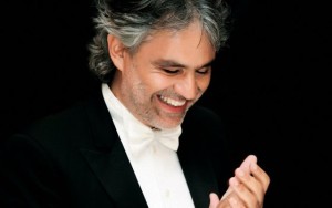Andrea-Bocelli-esibizione-a-sorpresa-alle-Terme-di-Caracalla
