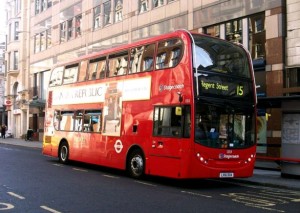 Londra-i-bus-rossi-a-due-piani-presto-saranno-green