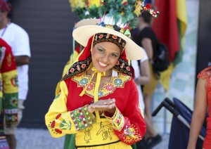 Expo-2015-Bolivia-National-Day-festa-con-quinoa-e-foglie-di-coca