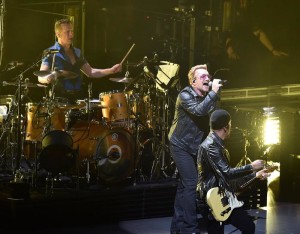 Gli-U2-e-Bono-Vox-emozioni-e-spettacolo-a-Torino