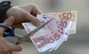Austria-signora-distrugge-un-milione-di-euro-per-non-lasciarli-in-eredità