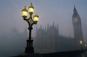Nebbia-a-Londra-tanti-voli-cancellati-problemi-in-tutto-il-Nord-Europa