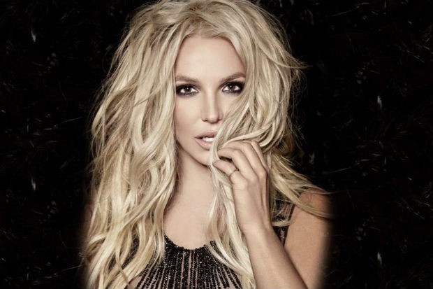Britney Spears ammette che per mostrare un fisico tutte curve usa Photoshop