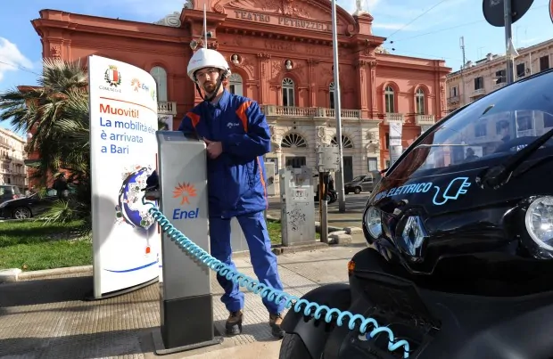 Smart-City-Bari-ecco-dove-trovare-in-città-le-23-colonnine-per-rifornimento-auto-elettriche