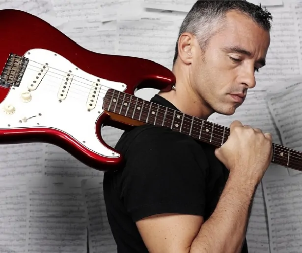 Eros-Ramazzotti-festeggia-i-suoi-primi-cinquantanni-presentando-il-singolo-Noi-Due