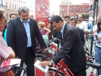 Elezioni-Comunali-Bari-2014-duello-Di-Paola-De-Caro-incognita-Digeromino