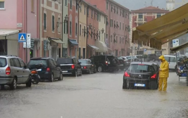 Maltempo-oggi-Imperia-e-La-Spezia-ultime-notizie-deragliamento-treno-Milano-Ventimiglia