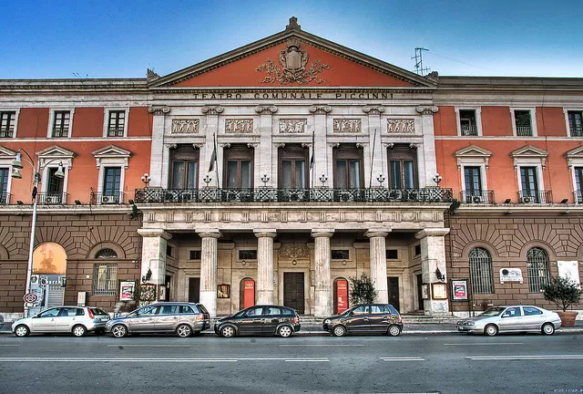 Baratto-amministrativo-a-Bari-cittadini-saldano-i-debiti-lavorando-gratis-per-il-comune