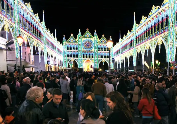 Festa-San-Nicola-Bari-7-8-9-maggio-2014-programma-eventi-e-orari-fuochi-d’artificio-date-scuole-chiuse