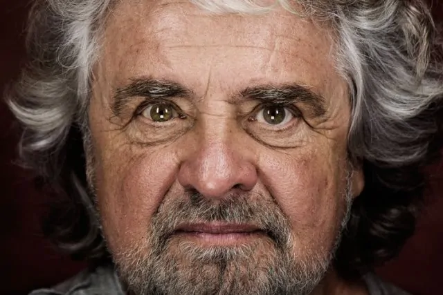 Beppe-Grillo-oggi-a-Novara-“Vinciamonoi”-tour-diretta-streaming-comizio-su-“la-cosa-YouTube”
