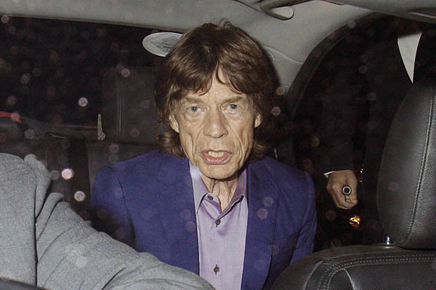 Mick Jagger video: pronostica risultato esatto Italia – Uruguay