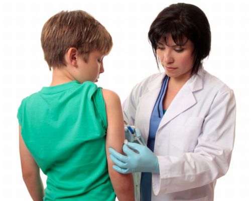Vaccino esavalente: Procura apre indagini se necessari o meno, vibranti polemiche Codacons