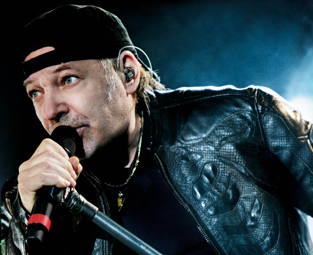 Vasco Rossi concerto a Napoli con una dedica a Pino Daniele