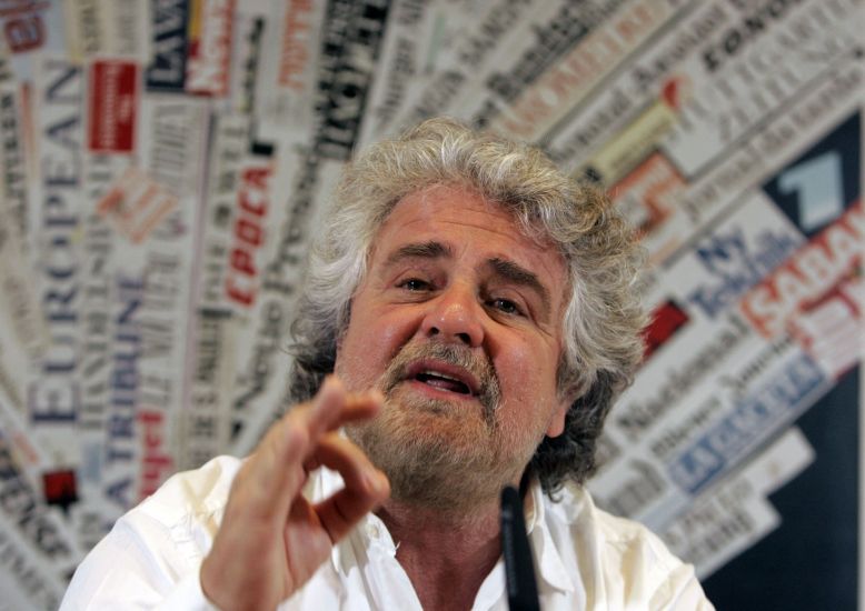 Beppe-Grillo-attacco-alla-stampa-con-sondaggio-sul-blog-Vota-il-giornalista-dell-anno”