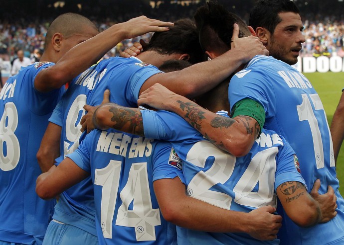 Napoli – PSG: fischi per Edison Cavani, ovazione per Gonzalo Higuain