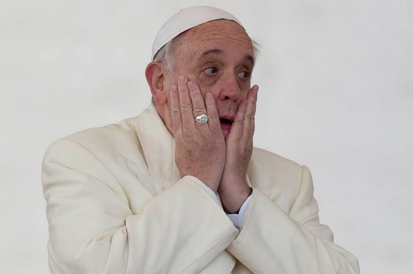 Papa Francesco colpito da grave lutto, morti in incidente stradale tre suoi parenti