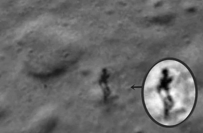 Luna-avvistato-alieno-con-Google-Moon-su-YouTube-è-il-video-del-momento