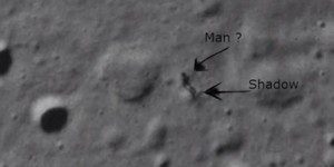 Gli-alieni-sono-vicini-a-noi-sulla-Luna-avvistato-extraterrestre-da-sembianze-umane