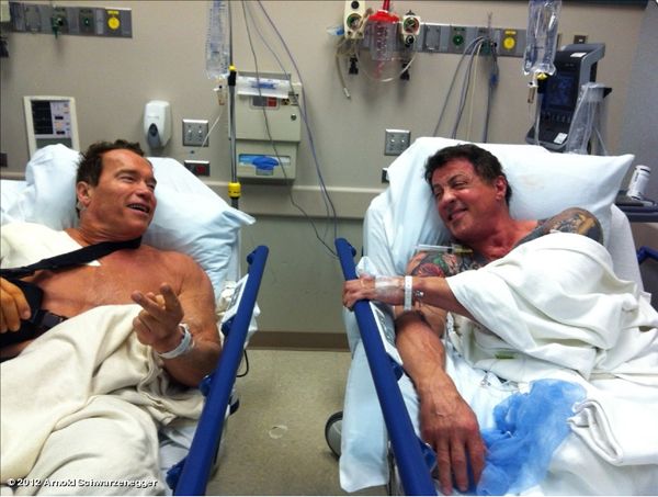Sylvester Stallone dichiarazioni choc: ha rischiato di morire e voleva strangolare Arnold Schwarzenegger