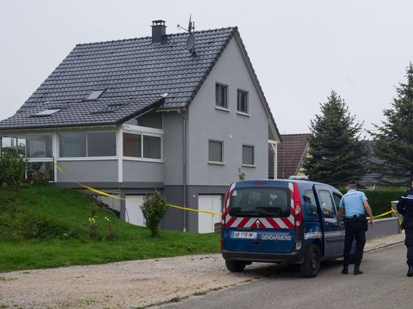 Orrore a Strasburgo, primogenito uccide la sorella e ferisce gravemente il fratellino
