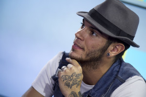 Emis-Killa-famoso-rapper-italiano-ama-le-ragazze-formose-e-non-rifatte