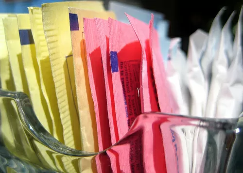 Glicemia-stop-all-uso-di-dolcificanti-artificiali-possono-provocare-aumento-valori