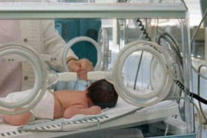 Pavia, ultime notizie su neonato in coma, polizia indaga per lesioni gravi