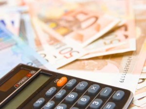 Crisi-nera-per-lavoratori-italiani-stipendio-medio-di-soli-1.300-euro-mensili