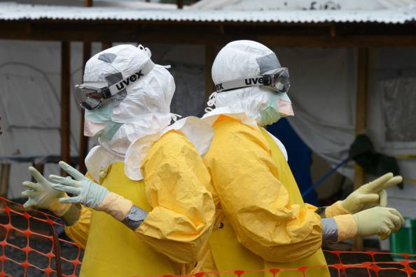 Ebola, Beatrice Lorenzin stoppa le polemiche: “soldati americani contagiati non curati in Italia”