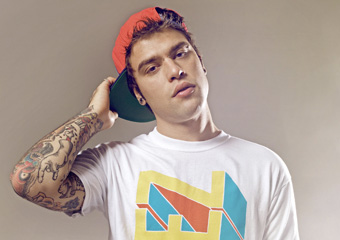 Fedez-presenta-nuovo-album-“Pop-Hoolista”-ed-attacca-Renzi