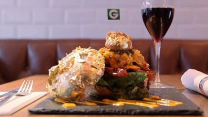 Londra-ideato-il-“Glamburger”-panino-dei-record-costa-1400-euro