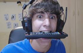 YouTube-è-Lorenzo-Ostuni-il-vincitore-dell-ambito-premio-Youtube-Golden-Button-Award