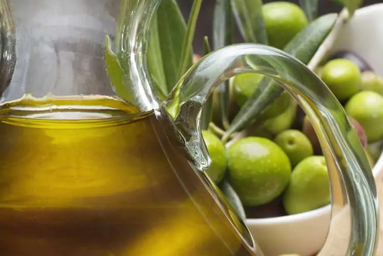 Olio-extravergine-di-oliva-previene-il-cancro-al-seno