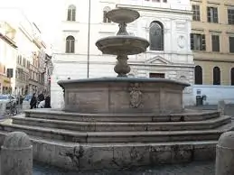 Roma-turisti-francesi-multati-per-aver-ballato-seminudi-in-una-fontana