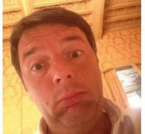 Selfie di Renzi clamoroso potrebbe essere stato rubato da un hacker