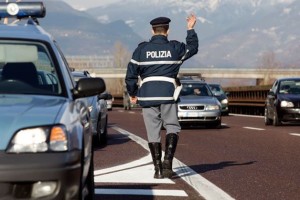 Sfiorata-tragedia-su-autostrada-A1-anziano-sacerdote-guidava-contromano