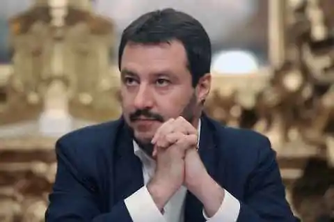 Berlusconi-si-a-Salvini-leader-centrodestra-ma-Fitto-e-Tosi-non-ci-stanno