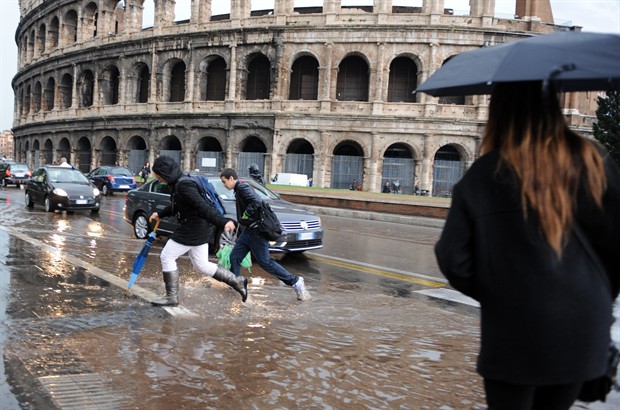 Maltempo Roma oggi: ultimi aggiornamenti e news scuole chiuse e viabilità