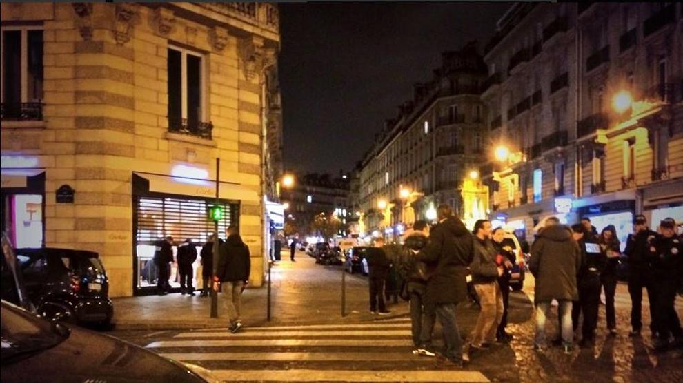 Parigi, rapinatori svaligiano Cartier fuggono sparando colpi di kalashnikov