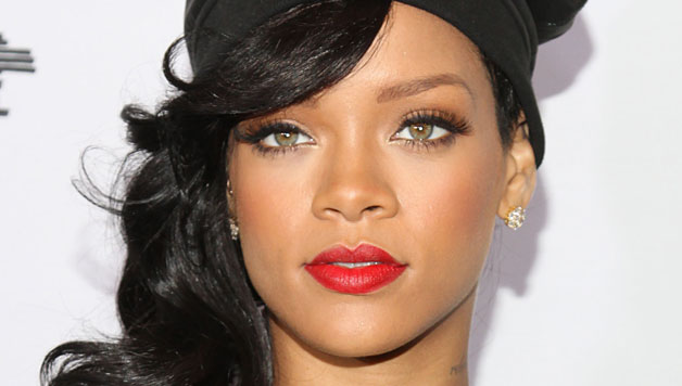 Rihanna-ballo-sexy-a-carnevale-delle-Barbados