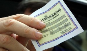 Roma-choc-vigili-urbani-circolano-con-assicurazione-auto-scaduta