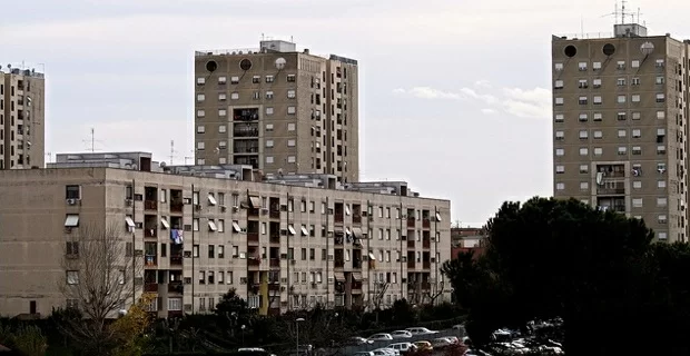 Roma-conflitto-a-fuoco-Tor-Bella-Monaca-ferito-un-uomo-e-figlio