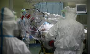 Ebola, medico italiano di Emergency sta meglio, respira autonomamente