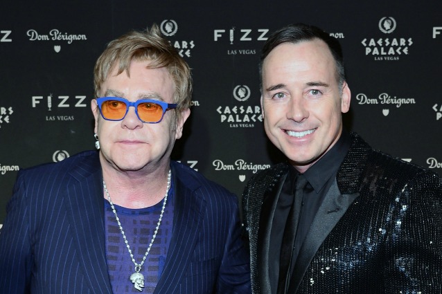 Elton John choc, il sindaco di Venezia Luigi Brugnaro è bigotto e omofobo